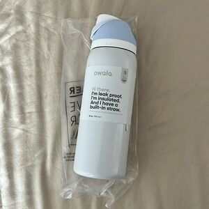 Owala Special Edition Snow Globe 32oz